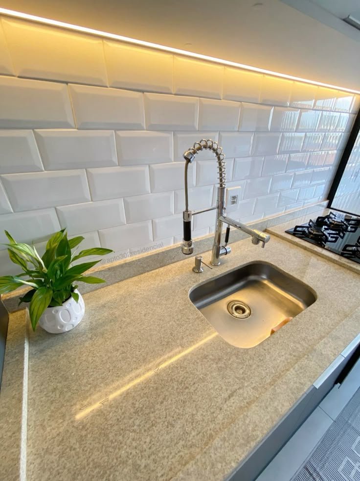Granito Branco Itaúnas aplicado em ambiente